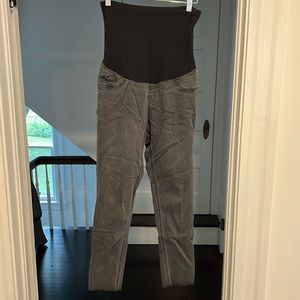 Dark grey/Black stretch maternity jeans over the bump